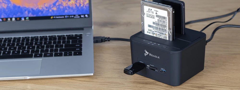 Doko stotelė Reagle Bazinė stotelė DOKUJĄCA DYSKÓW HDD SSD 2x USB CZYTNIK KART