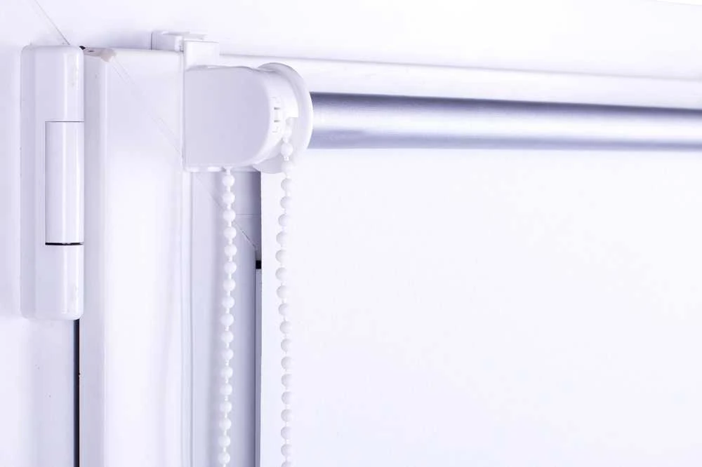 Domoletti ROLLER BLIND MINI B/O 051 67X150 Baltas