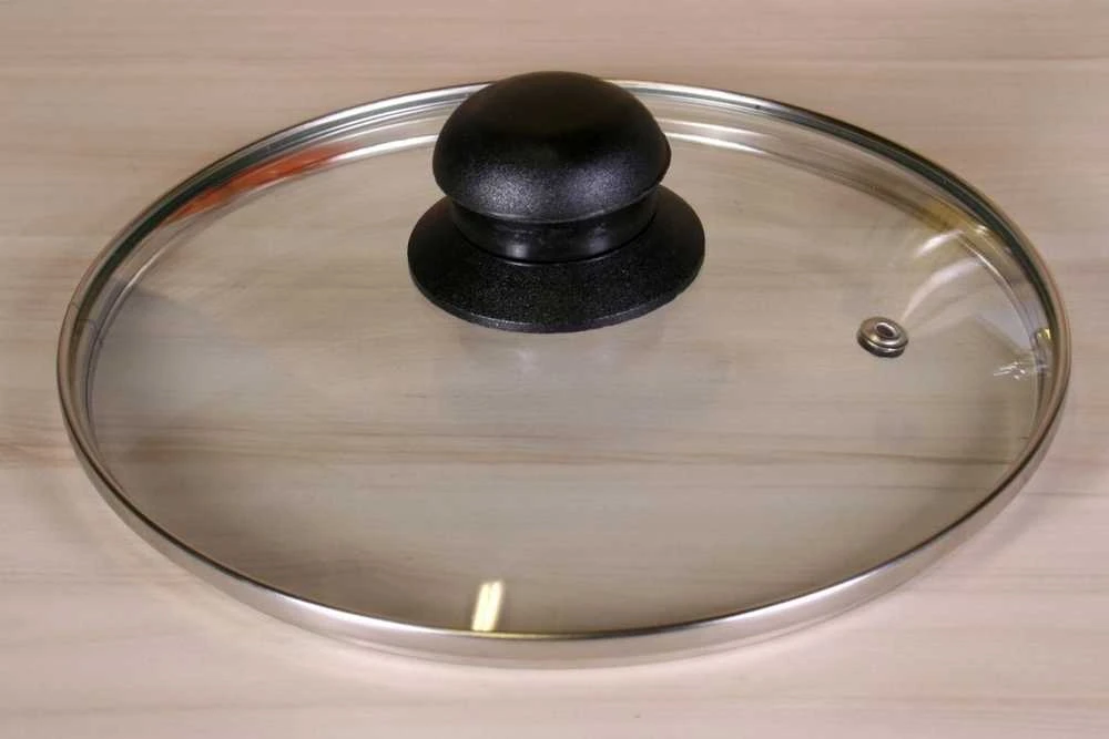 22 cm stiklinis dangtis su garų anga