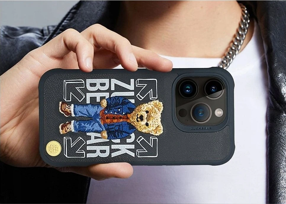 ZUCK BEAR dėklas SAN FRANCISCO FORTUNE, skirtas IPHONE 16 socialinei atmosferai