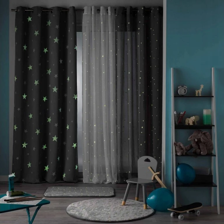 Douceur Dinterieur Interjero dizaino užuolaidos su kilpomis ir tamsoje šviečiančiomis žvaigždėmis FLUO NIGHT