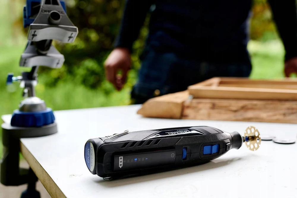 Dremel Bosch B12V30-01 12V Li-Ion akumuliatorius 3Ah (8240)