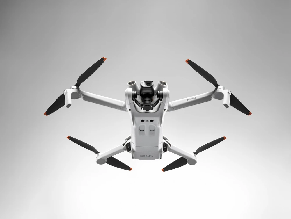 Dronas DJI Mini 3 Fly More Combo (su išmaniuoju pultu)