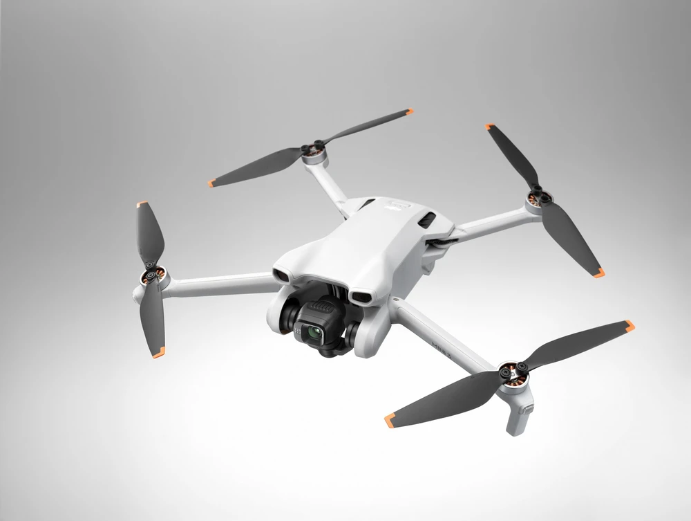 Dronas DJI Mini 3 Fly More Combo (su išmaniuoju pultu)