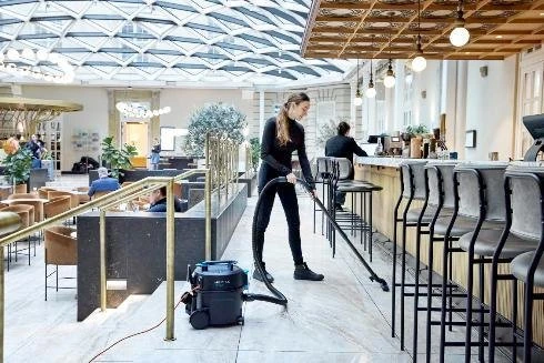 Multi Nilfisk Gulv VP300 HEPA XT EU daugiafunkcis dulkių siurblys su nuimamu laidu, juodas, 1 vnt.