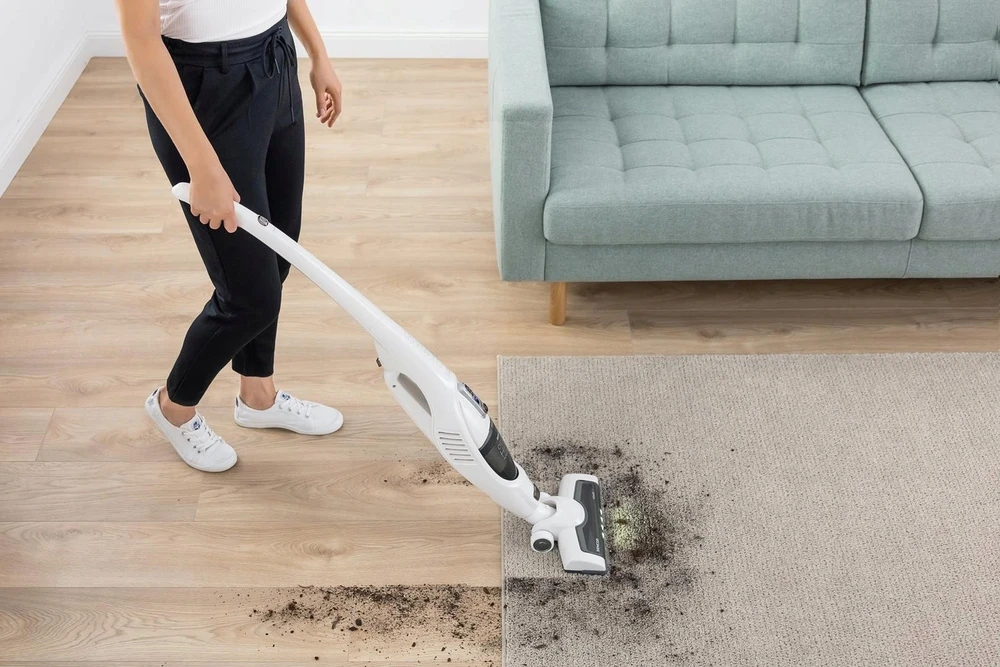 Sencor akumuliatorinis dulkių siurblys 2in1, su nuimamu rankiniu dulkių siurbliu SVC7811WH