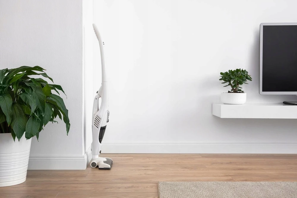 Sencor akumuliatorinis dulkių siurblys 2in1, su nuimamu rankiniu dulkių siurbliu SVC7811WH