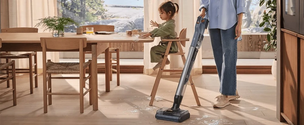 Electrolux EW82U1DB 2-in-1 stick vacuum Baterija Dry&wet Cyclonic Bagless 85 W Mėlyna 4.3 Ah