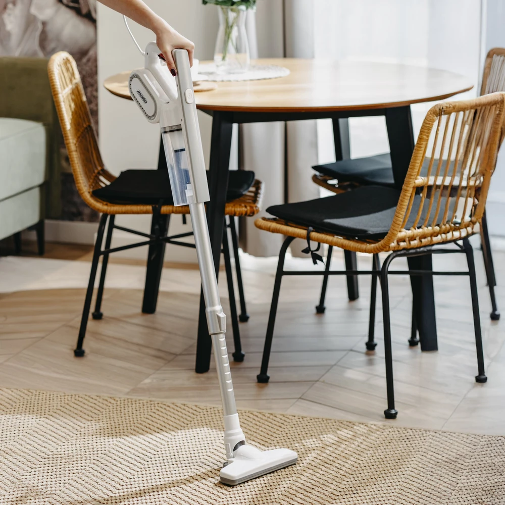 Mesko Adler | Vertikalus cikloninis dulkių siurblys | MS 7058 | Virvelinis veikiantis | 400 W | 220-240 V | Veikimo spindulys 8,35 m | Baltas