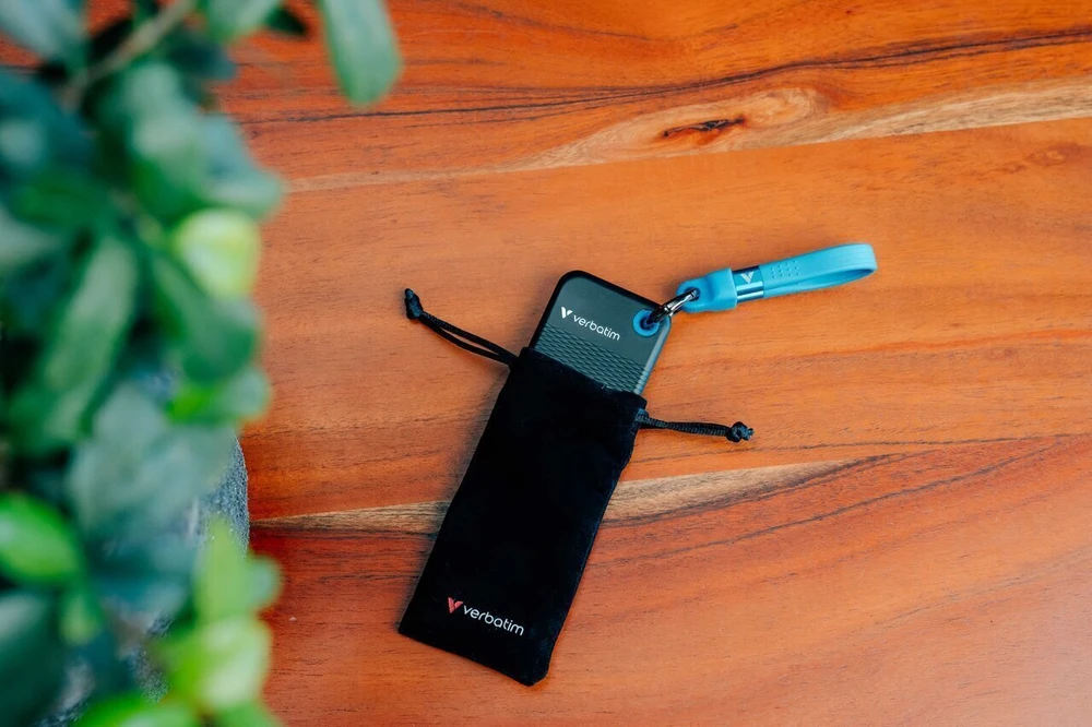 Kietasis diskas „Verbatim Pocket SSD 512GB“ išorinis diskas – raktų pakabutis su USB-C 3.2 gen.2 kabeliu juoda-mėlyna 32283