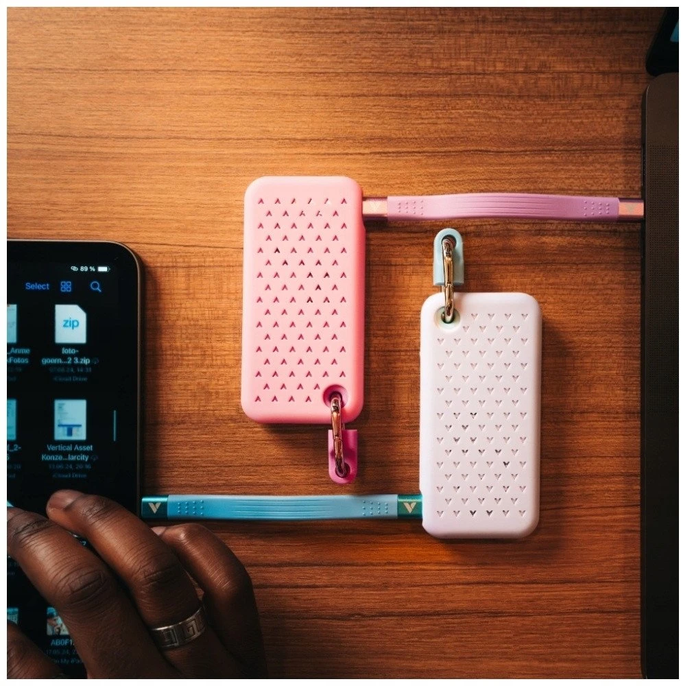 Kietasis diskas Dysk Zewnętrzny Verbatim Pocket SSD 1TB USB-C 3.2 gen.2 balta-Šviesiai mėlynas 32320