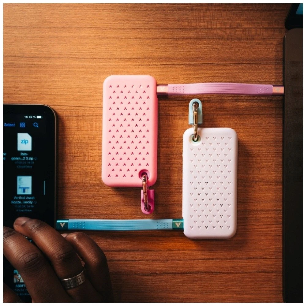 Kietasis diskas Dysk Zewnętrzny Verbatim Pocket SSD 2TB USB-C 3.2 gen.2 balta-Šviesiai mėlynas 32321