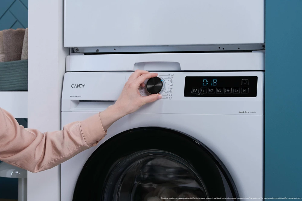 Skalbimo mašina Candy GD27SB7S