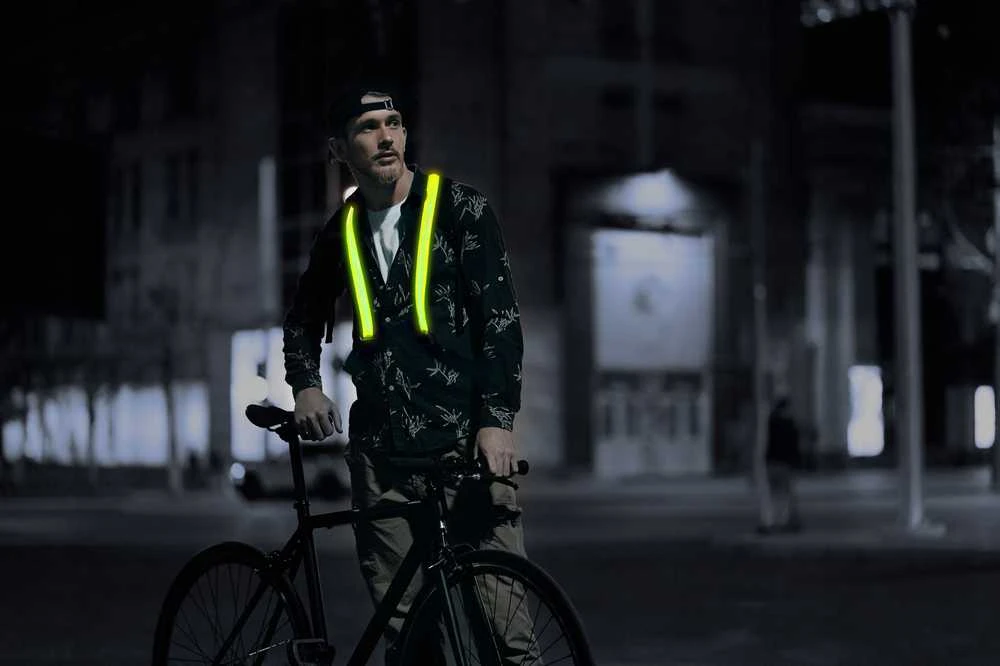 EasyPix StreetGlow L/XL - suagusiems LED liemenė