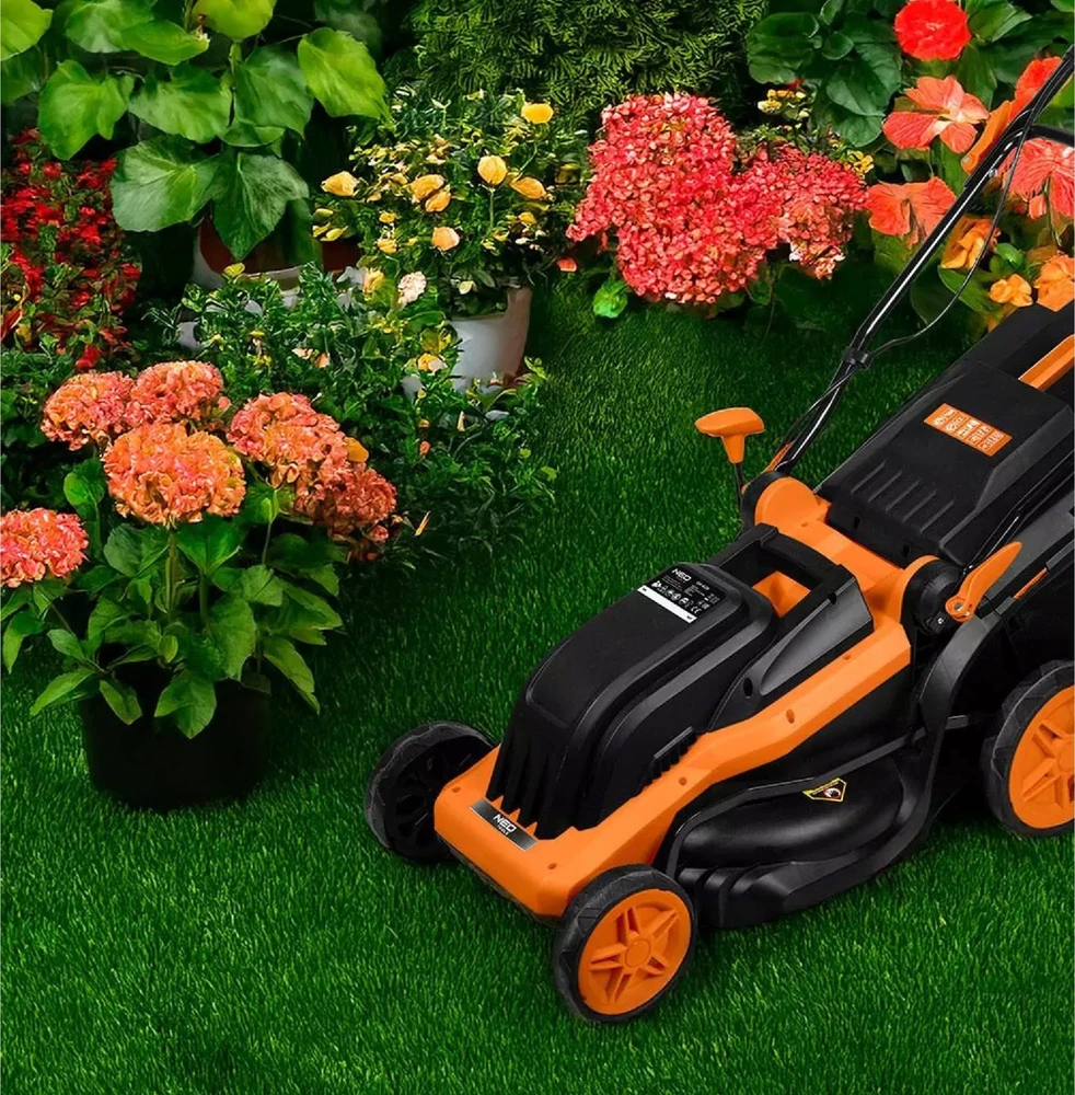 Neo Tools Vejapjovė 1600W 380 mm, kosz 45L