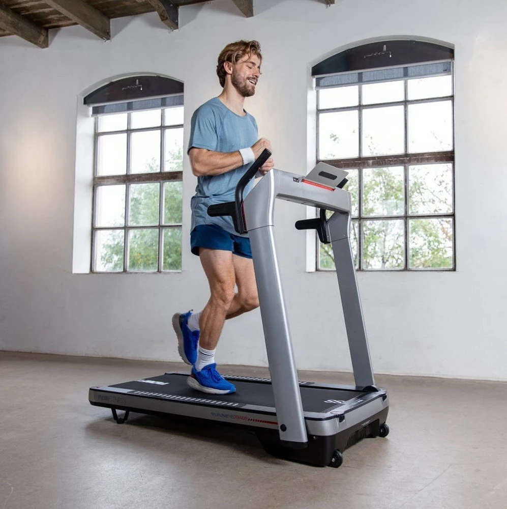 Bėgimo takelis Flow Fitness DTM400i naudojimo metu