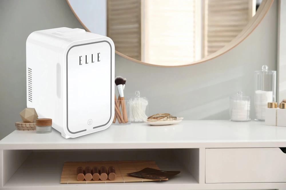 ELLE 8L mini šaldytuvas su LED makiažo veidrodėliu, baltas