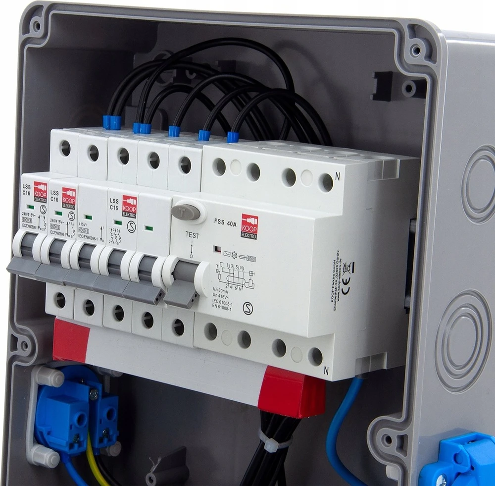 Els Elektrotechnika 11NO42C11C1F Konstrukciniai skirstomieji įrenginiai 32A/5P + 16A/5P + 4*GS 230V + apsaugos + diferencialas, 11NO42C11C1F