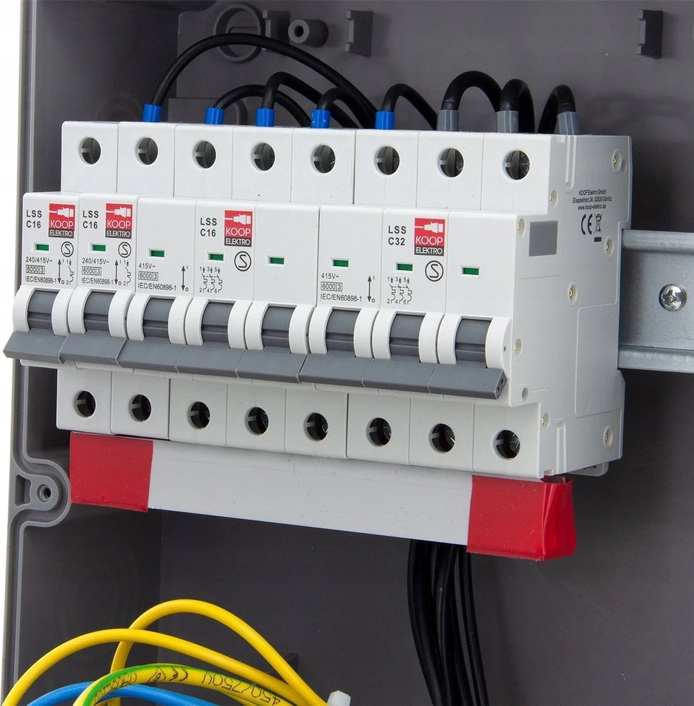 Els Elektrotechnika 11NO22C11C11C Statybiniai skirstomieji įrenginiai 32A/5P + 16A/5P + 2*GS 230V + apsaugos, 11NO22C11C11C