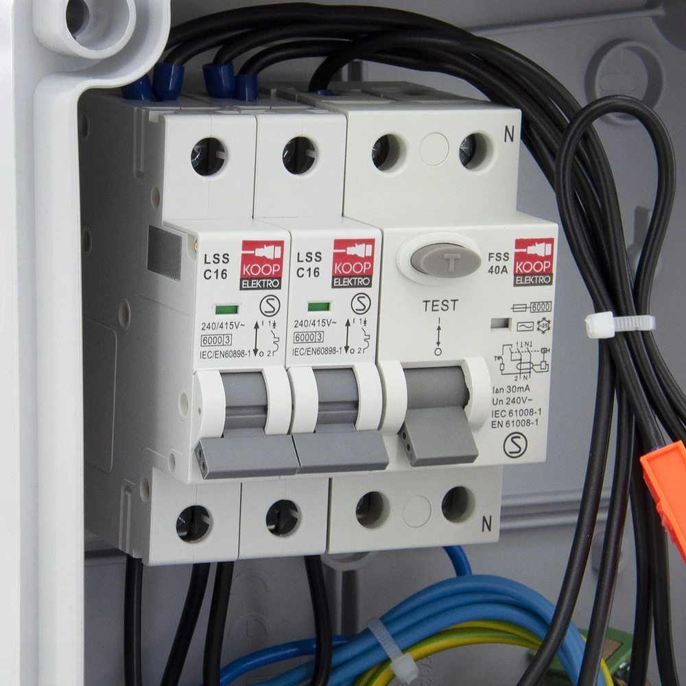 ELS Elektrotechnika Mikołajki 4*GS pastato skirstomoji skydinė + pagrindinis jungiklis + apsaugos, sieninis korpusas, 4NO42C00FTRG