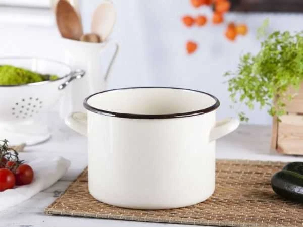 Altom Design Emaliuotas tiesus puodas, 4,4 l; skersmuo 20 cm; aukštis 1,5 cm, kreminės spalvos