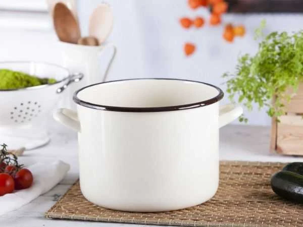 Altom Design Emaliuotas tiesus puodas, 5,8 l; skersmuo 22 cm; aukštis 16 cm, kreminės spalvos