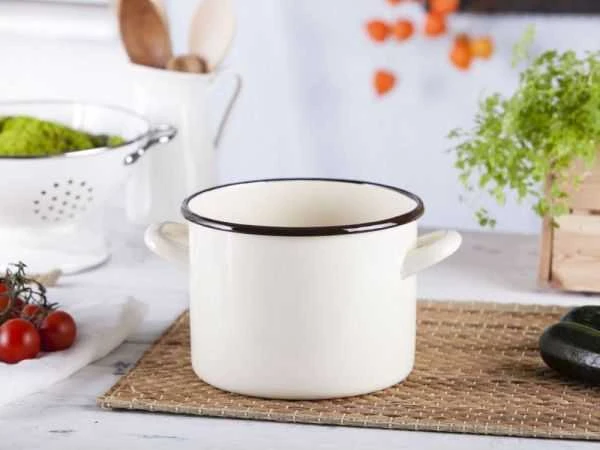 Altom Design Emaliuotas tiesus puodas, 3,3 l; skersmuo 18 cm; aukštis 14 cm, kreminės spalvos