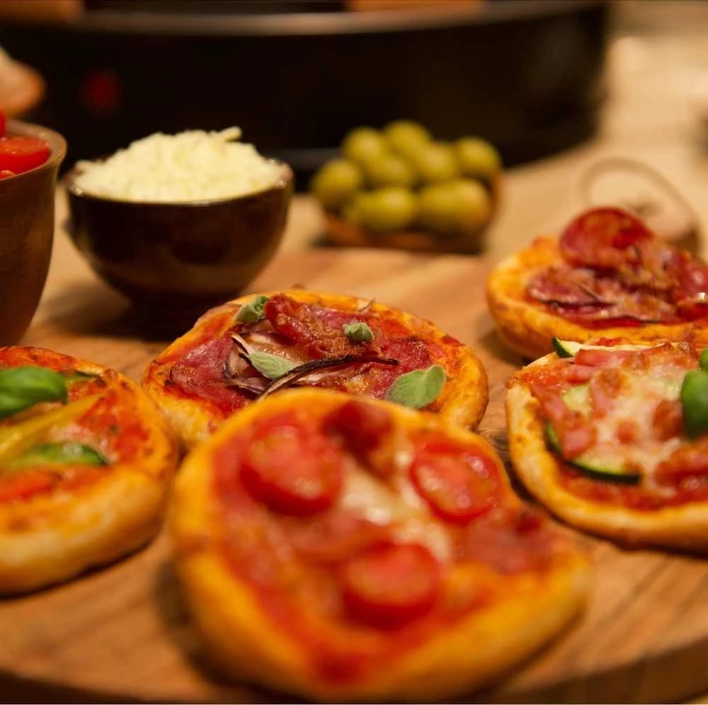 EMO Emerio Pizzarette picos keptuvė / kepsninė 1 pica(os / ų) 1100 W Juoda, Ruda
