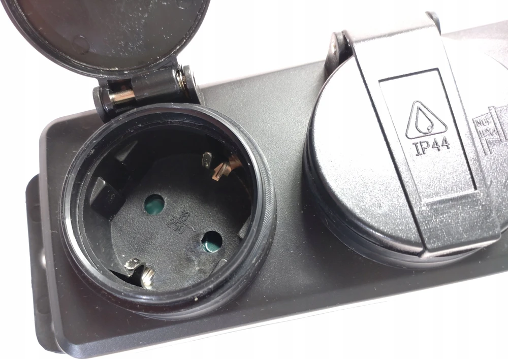Emos Ilgiklis 1 lizdo 10m su įžeminimu 3x1.5 mm² IP44 su gumine izoliacija, juodas