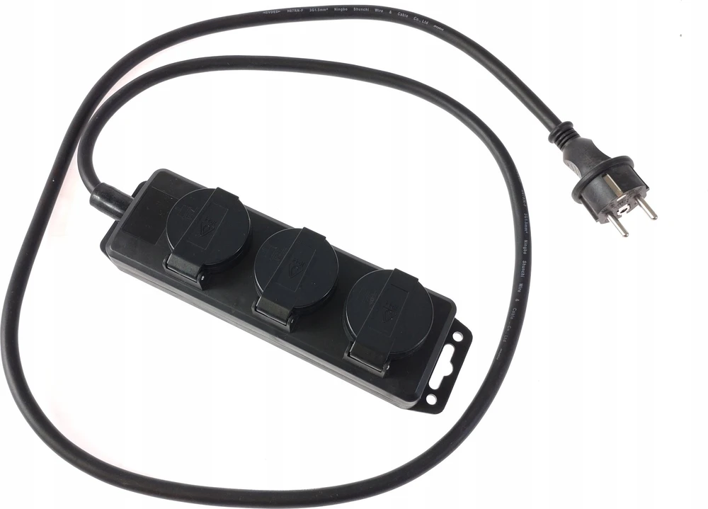 Emos Ilgiklis 1 lizdo 10m su įžeminimu 3x1.5 mm² IP44 su gumine izoliacija, juodas