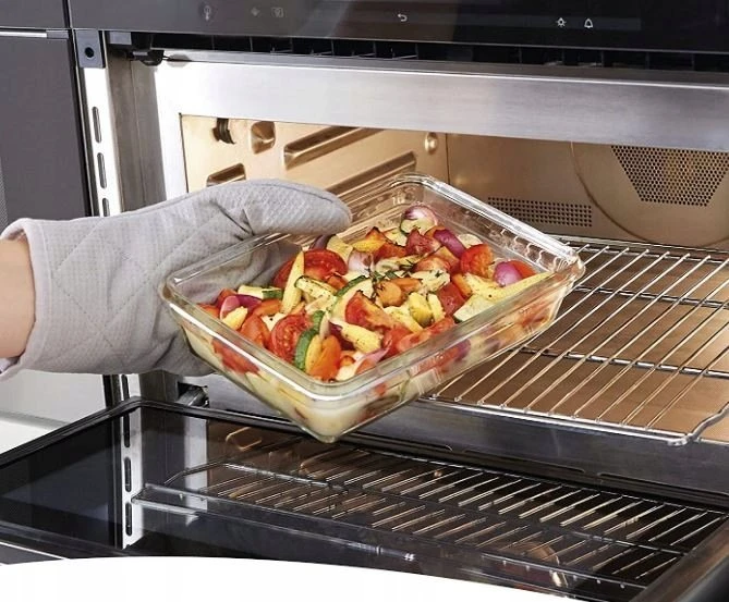 Emsa Emsa Clip&Close Glass Food Container 850 ml raudona