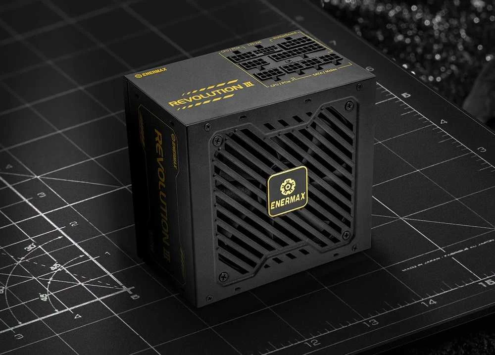 1000W „Enermax“ maitinimo šaltinis 1000W „Revolution3 80+ Gold“ Juodas FULLMO
