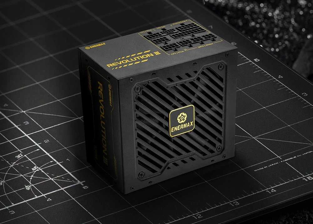 850W Enermax maitinimo šaltinis 850W Revolution3 80+ Gold Juodas FULLMOD