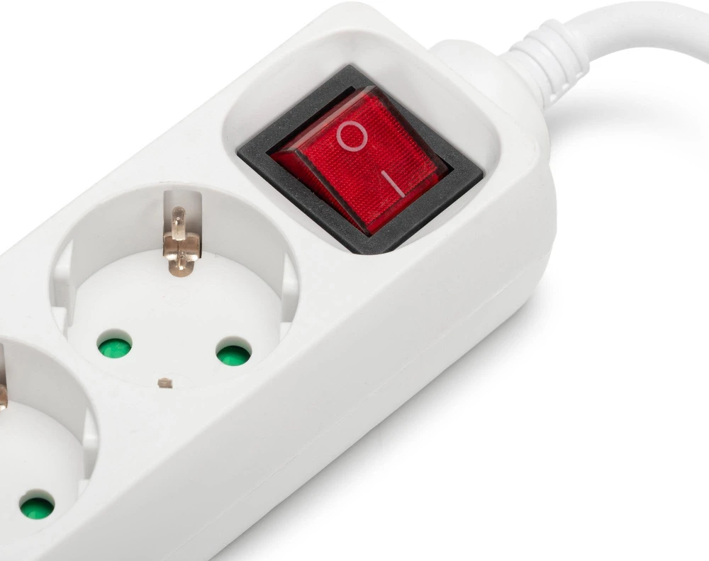 ENTAC Entac ESE1.5G3-1.5-SW-USB rozgałęziacz 1,5 m 3 x gniazdo jungiama į tinklą Wewnętrzna Baltas