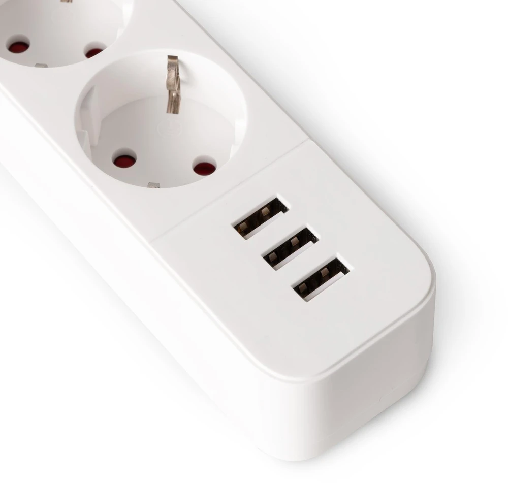 Entac prailgintuvas su įžeminimu 4lizdų+3USB 1.5 m 3680W