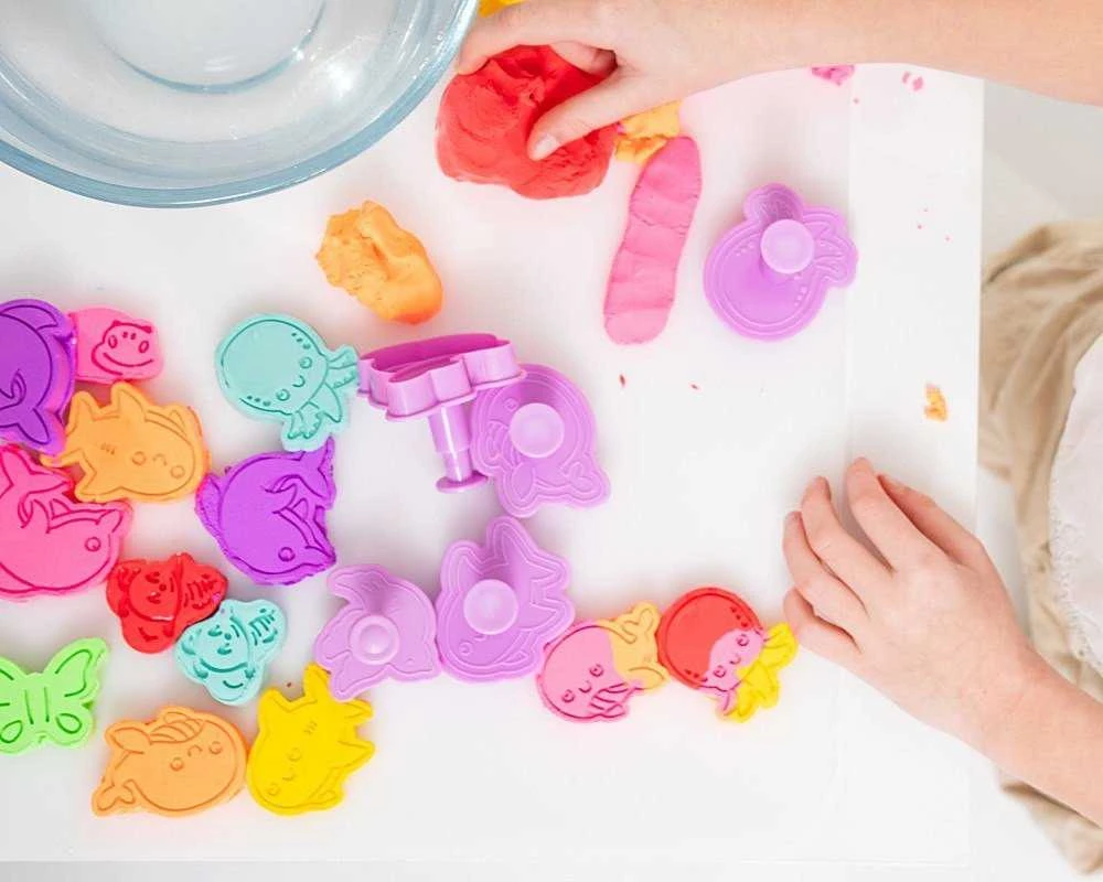 Epee Misiolina – 2 pakuotės plastilino (2x50g) + 2 formelės - oranžinė + geltona
