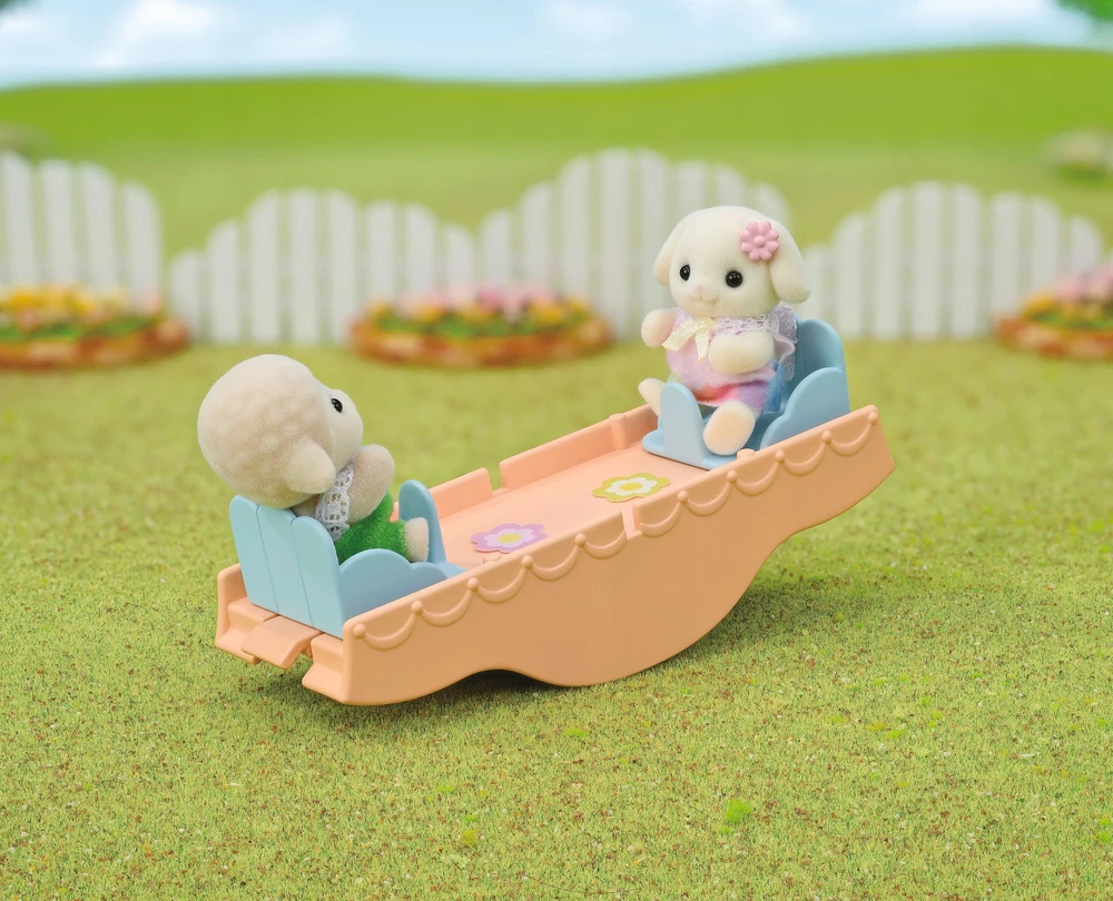 „Sylvanian Families“ – „Rainbow Fun“ darželio autobusas (5744)