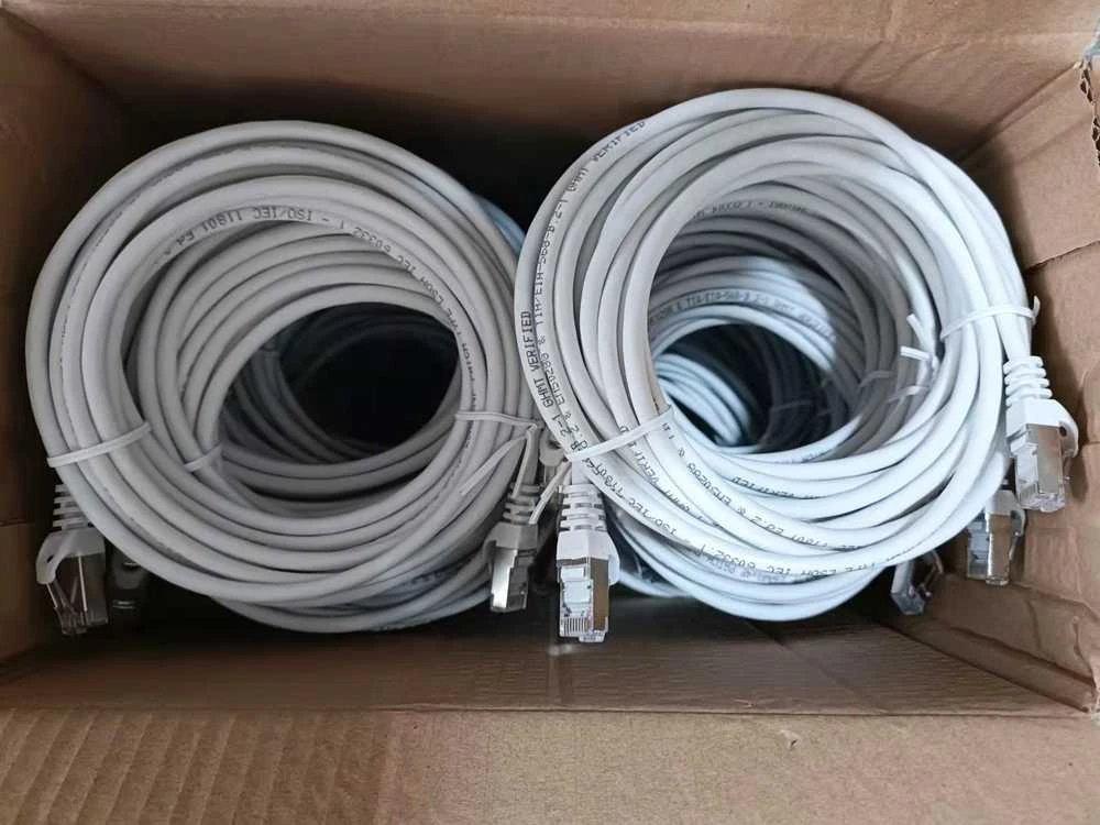 Equip Kabelis krosowy Cat6 30x/Box S/FTP 2xRJ45 5.00m balta LSZH (635514)