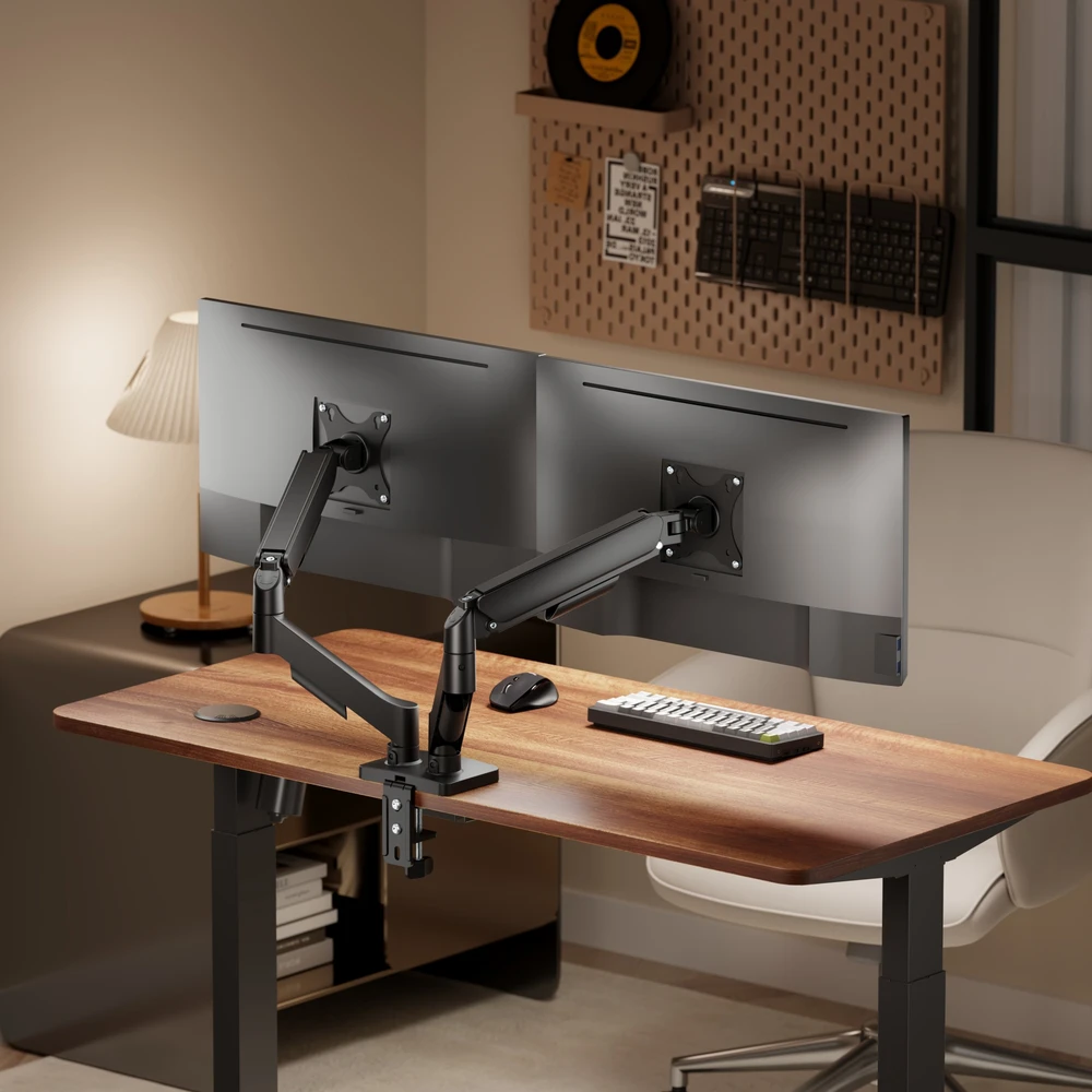Equip 650131 monitoriaus laikiklis arba stovas 81,3 cm (32″) Stalas Juoda