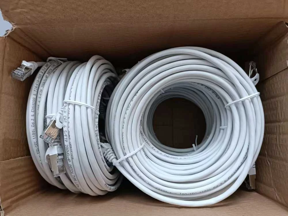 Equip Kabelis krosowy Cat6 9x/Box S/FTP 2xRJ45 10.00m balta LSZH (635516)
