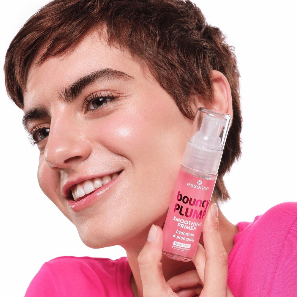 „Essence Cosmetics Bouncy Plump“ drėkinamasis pagrindas, 30 ml