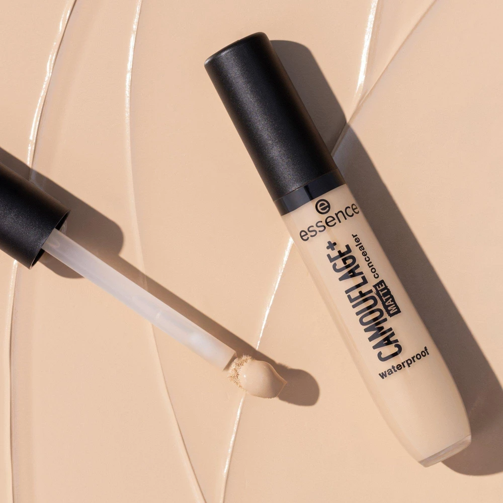 Essence maskuojamoji ir matinė korekcinė skysta kaukė 100 ml, 8 ml