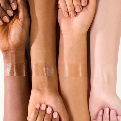 „Essence Cosmetics Glow Like Honey“ makiažo pagrindas, švytintis kaip medus, 30 ml