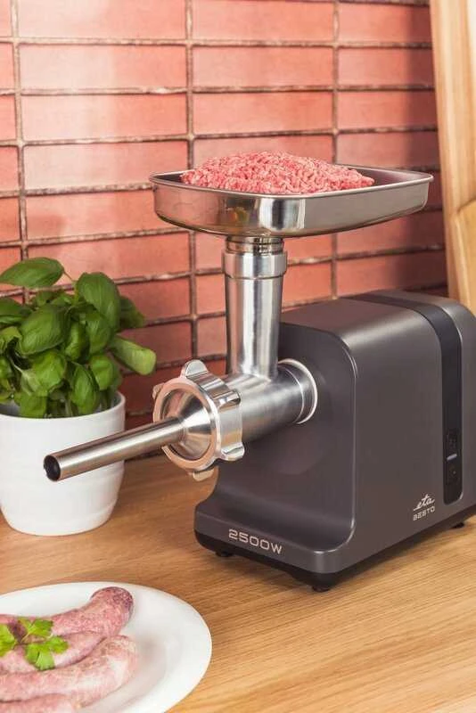 Mėsmalė ETA | Meat grinder | ETA607590000 Besto | Juodas/Stainless Steel | 2500 W | Greičių skaičius 1 | Throughput (kg/min) 2.9 | Sausage stuffing, fine grinding, coarse grinding, medium grinding, grating, fruit press
