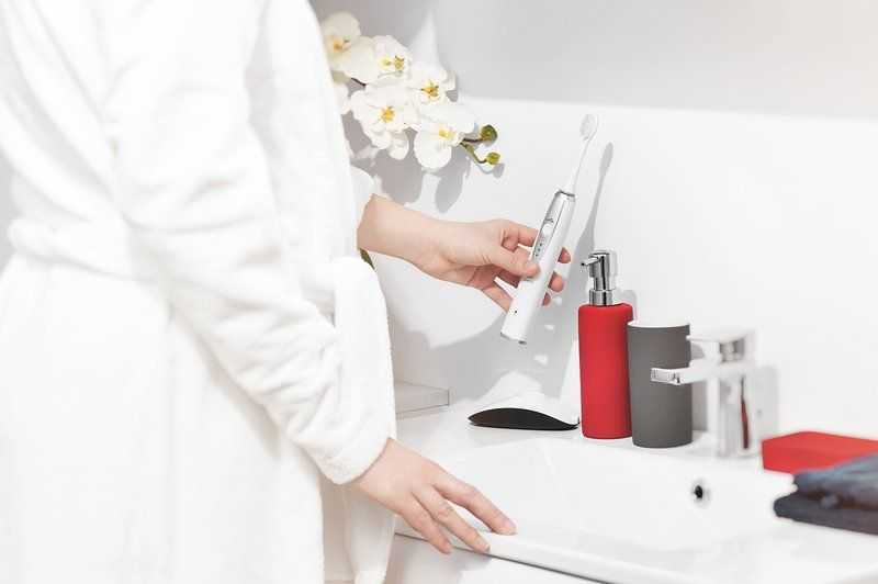 ETA | Oral care centre (sonic dantų šepetėlis+oral irrigator) | ETA 2707 90000 | Įkraunamas | Suaugusiems | Šepetėlių skaičius galvutės įeina 3 | Number of teeth brushing modes 3 | Sonic technology | Baltas
