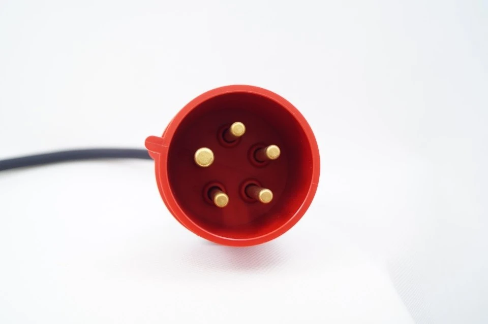 „Eti-Polam“ adapteris 16A/32A 5P EA 16-32/5 004482121