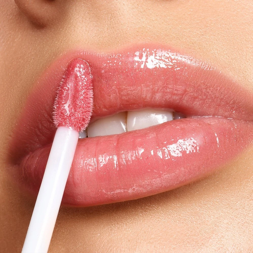 Eveline Cosmetics Diamond Glow Lip Luminizer viršutinis sluoksnis 12 su auksinėmis dulkėmis, 4,5 ml