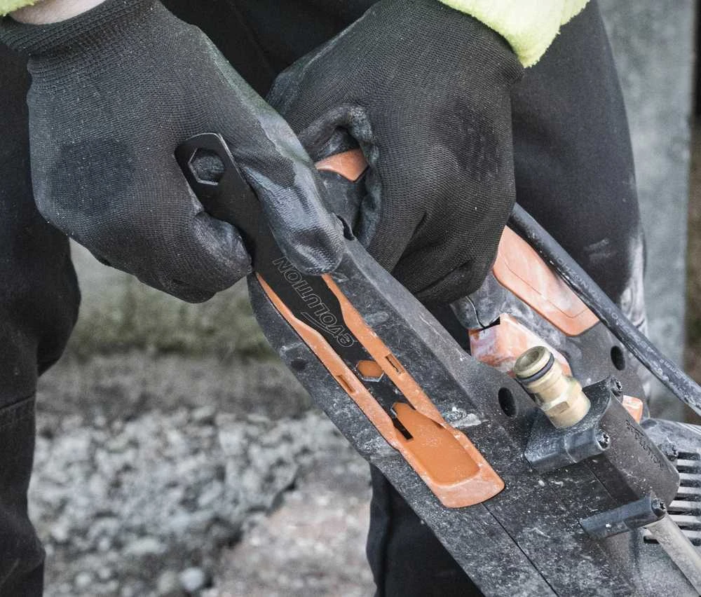 Evolution Elektryczna pjūklas do betonu R300DCT+ su systemem eliminacji pyłu i su tarczą diamentową premium 300mm