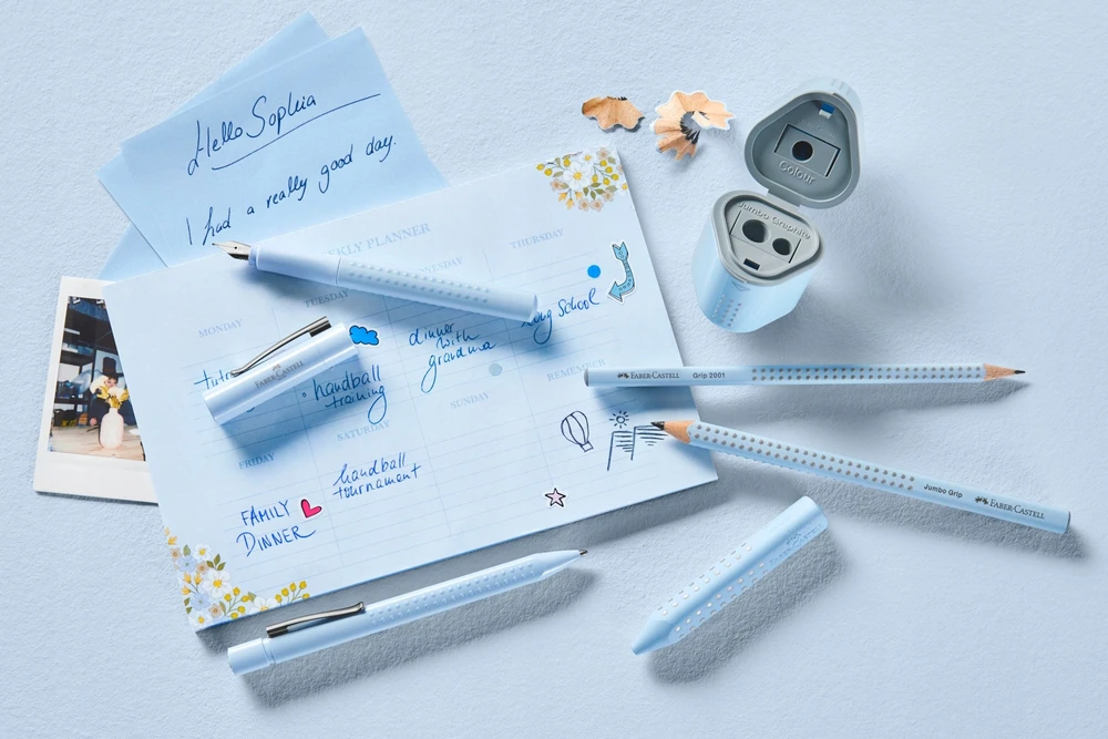 Automatinis pieštukas Faber-Castell Grip 2010, 0.7mm šviesiai mėlynos spalvos