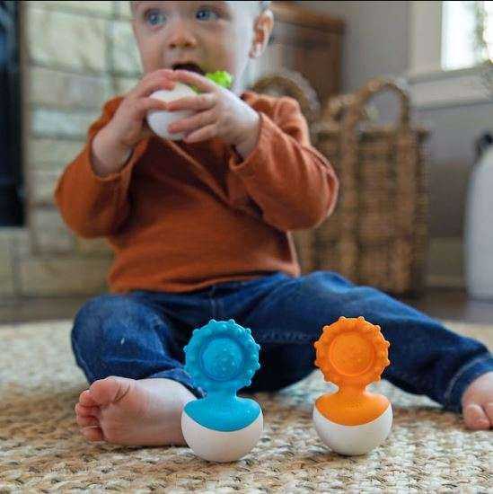 Fat Brain Toys Riebalų smegenų žaislai Dimpl Wobl Teether Žalias